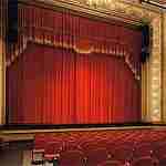 EL JOVE TEATRE REGINA CUMPLE 30 PRIMAVERAS