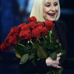 RAFFAELLA CARRÀ SE NOS HA IDO AL CIELO
